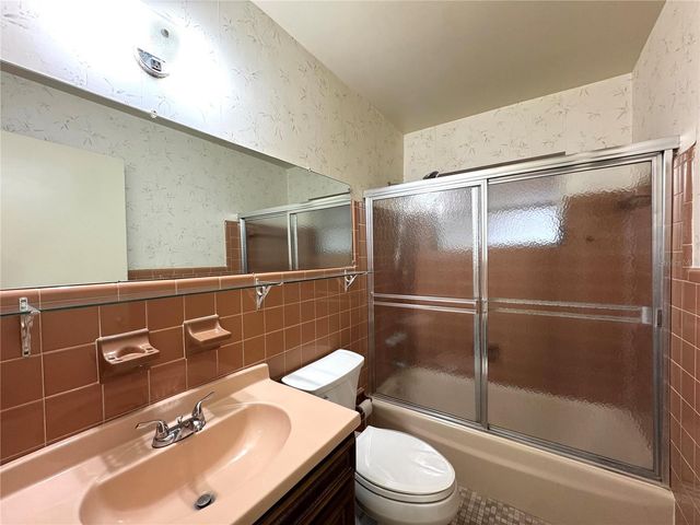 1074 GERONA AVENUE, Deltona, FL 32725