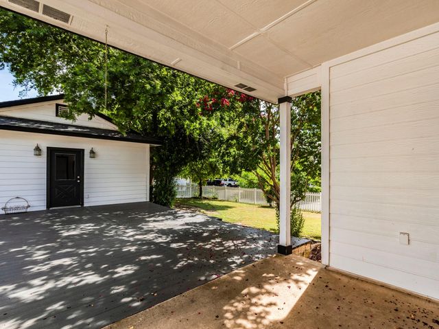 5814 Negley, Kyle, TX 78640