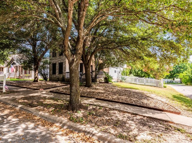 5814 Negley, Kyle, TX 78640