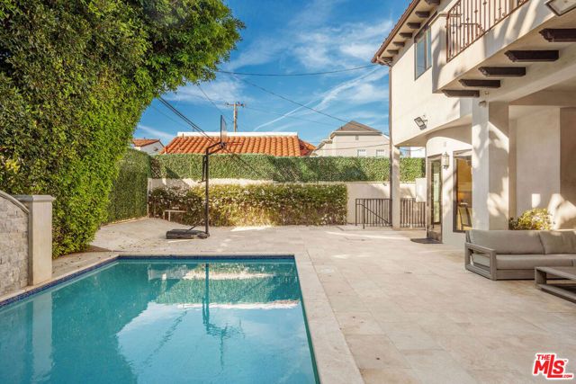 331 S Canon Dr, Beverly Hills, CA 90212