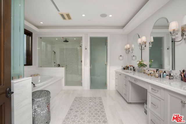 331 S Canon Dr, Beverly Hills, CA 90212