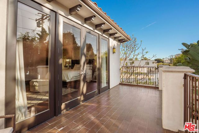 331 S Canon Dr, Beverly Hills, CA 90212