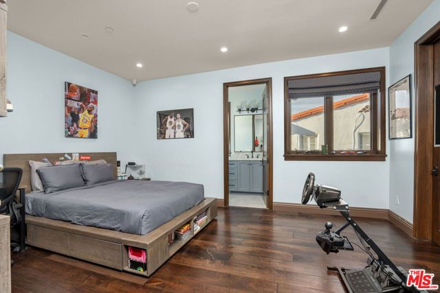 331 S Canon Dr, Beverly Hills, CA 90212