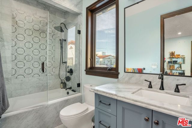 331 S Canon Dr, Beverly Hills, CA 90212
