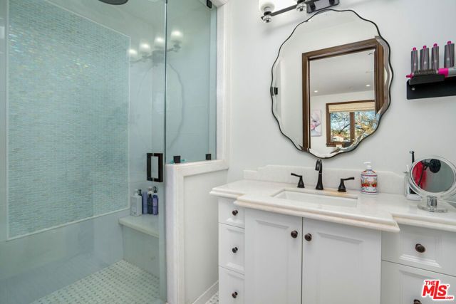 331 S Canon Dr, Beverly Hills, CA 90212
