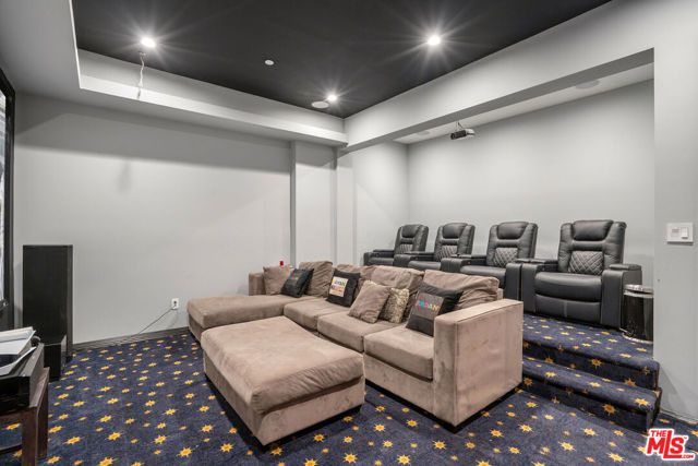 331 S Canon Dr, Beverly Hills, CA 90212