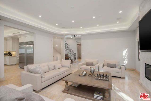 331 S Canon Dr, Beverly Hills, CA 90212