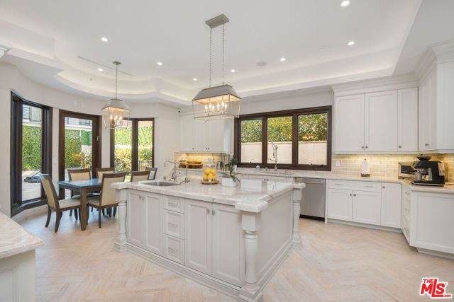 331 S Canon Dr, Beverly Hills, CA 90212