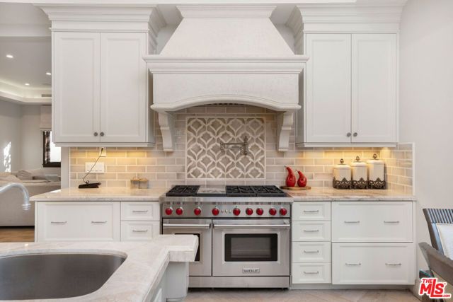 331 S Canon Dr, Beverly Hills, CA 90212
