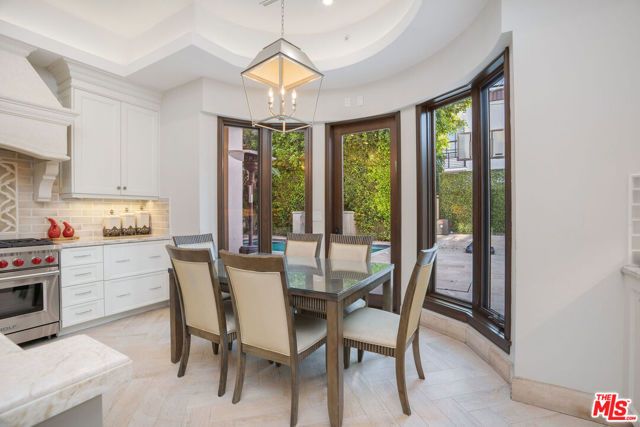 331 S Canon Dr, Beverly Hills, CA 90212