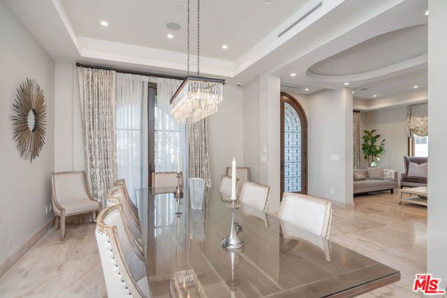 331 S Canon Dr, Beverly Hills, CA 90212