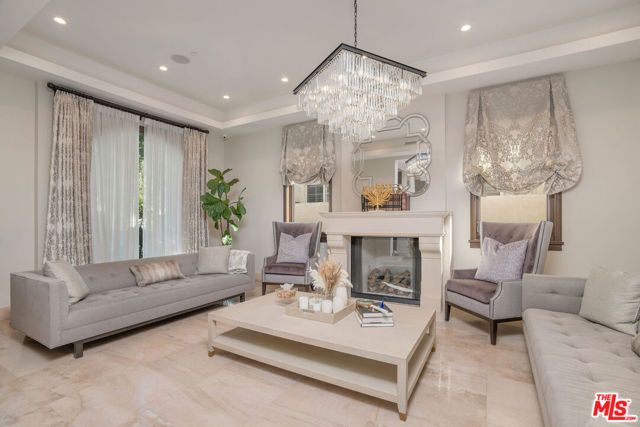 331 S Canon Dr, Beverly Hills, CA 90212