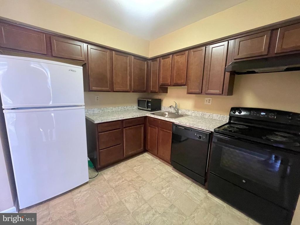 202 HUNTER CT, MARLTON, NJ 08053 — photo 5
