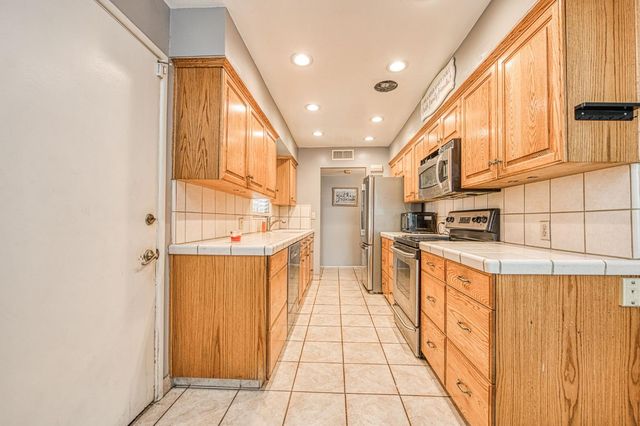 327 N 2nd Street, Fowler, CA 93625