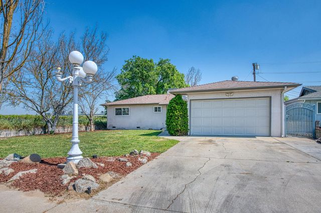 327 N 2nd Street, Fowler, CA 93625