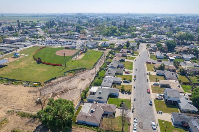 327 N 2nd Street, Fowler, CA 93625