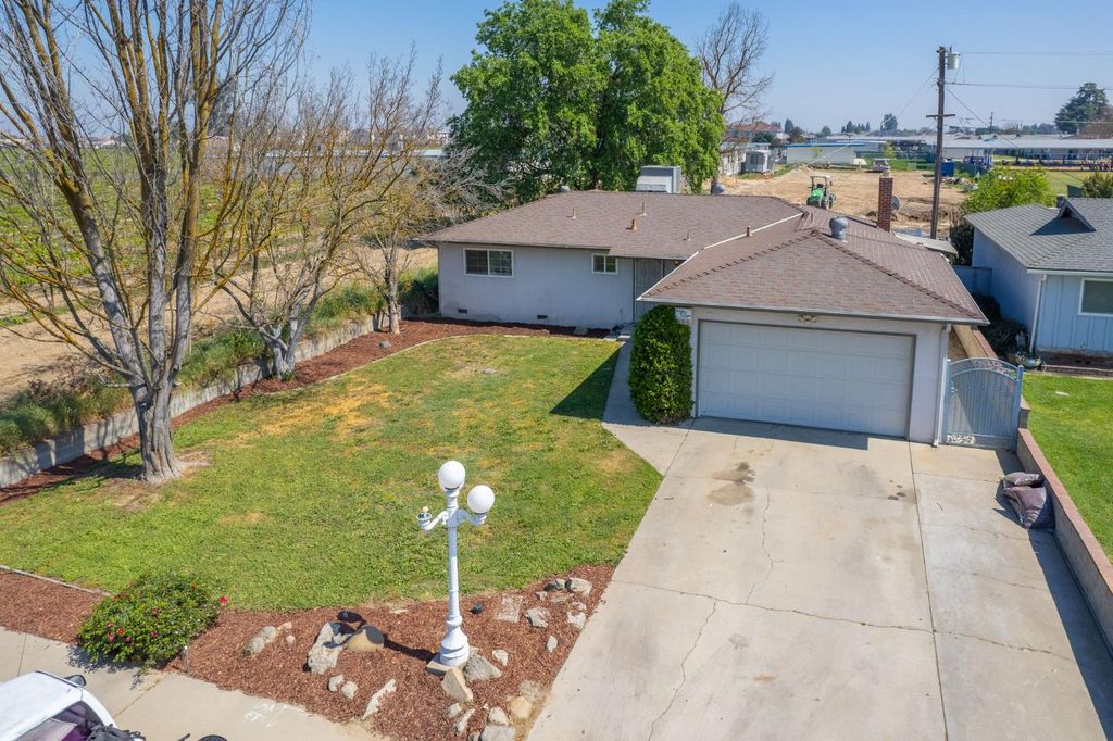 Image 32 of property listing at 327 N 2nd Street, Fowler, CA 93625