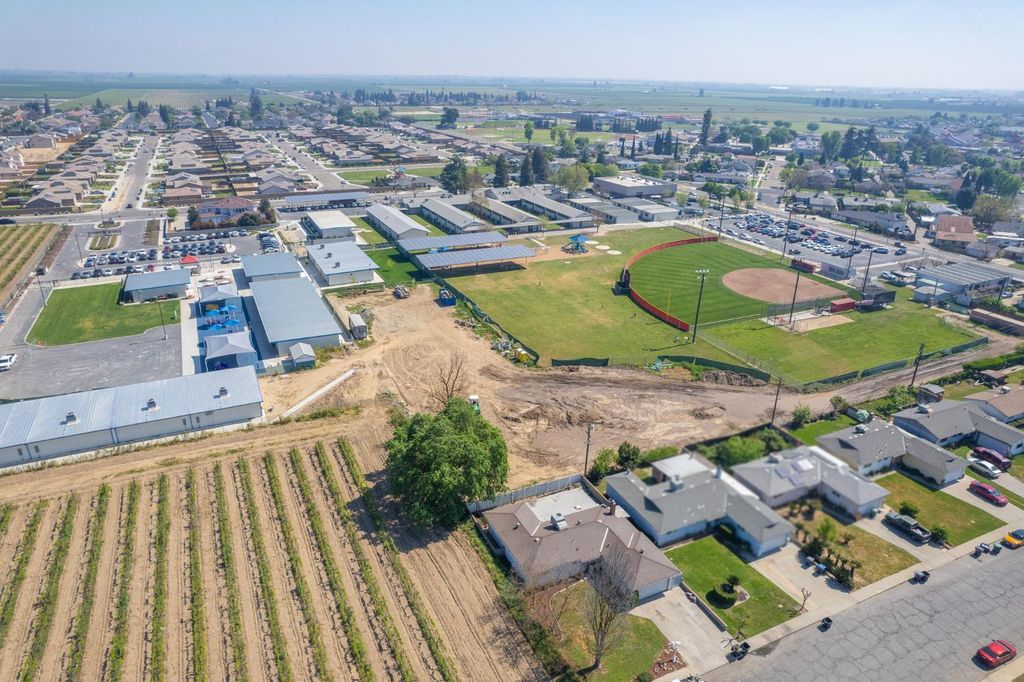 Image 36 of property listing at 327 N 2nd Street, Fowler, CA 93625