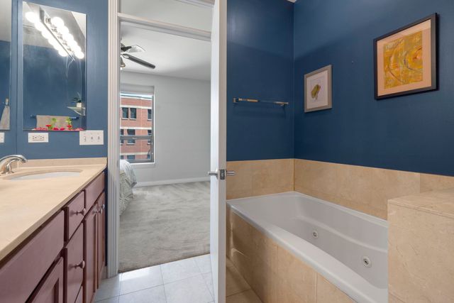 859 W Erie Street 408, Chicago, IL 60642