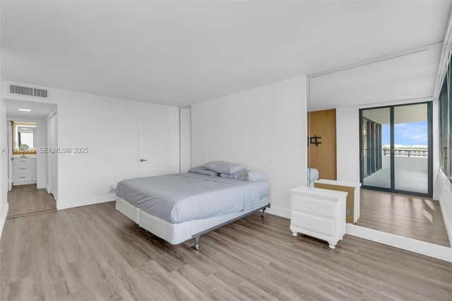 3589 S Ocean Blvd 914, South Palm Beach, FL 33480