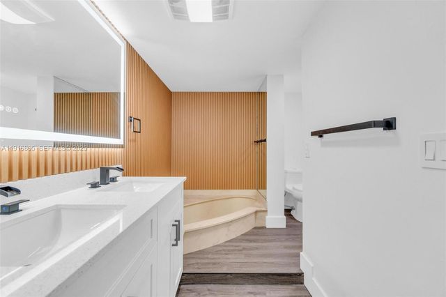 3589 S Ocean Blvd 914, South Palm Beach, FL 33480