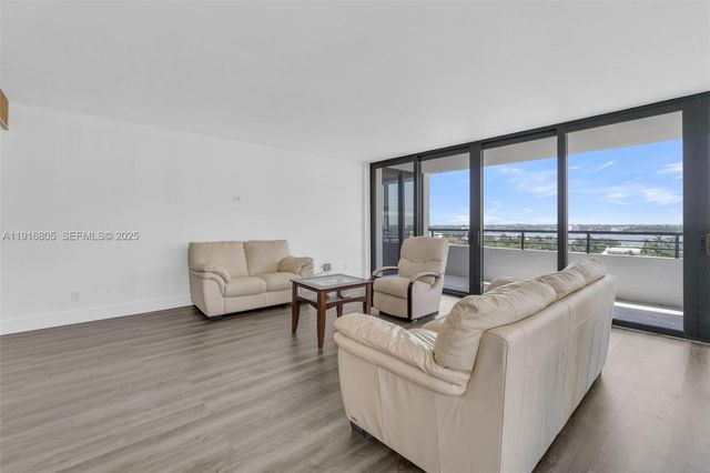 3589 S Ocean Blvd 914, South Palm Beach, FL 33480