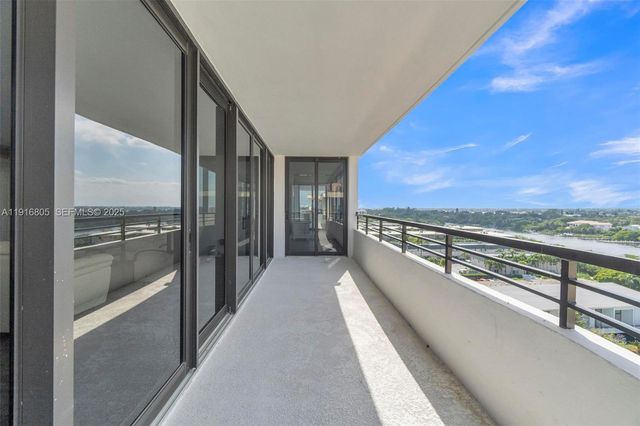 3589 S Ocean Blvd 914, South Palm Beach, FL 33480