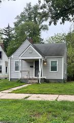 8451 Greenview Avenue, Detroit, MI 48228
