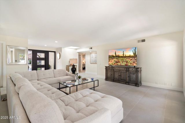 8338 E SAN RAFAEL Drive, Scottsdale, AZ 85258