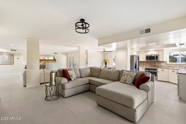 8338 E SAN RAFAEL Drive, Scottsdale, AZ 85258