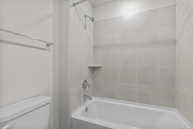 2331 Crisp Gln, San Antonio, TX 78224