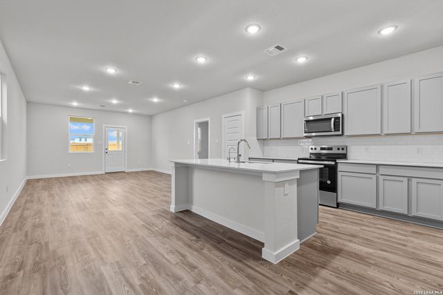 2331 Crisp Gln, San Antonio, TX 78224