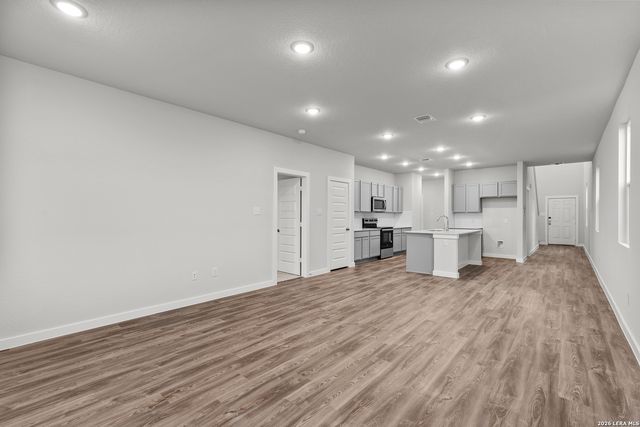2331 Crisp Gln, San Antonio, TX 78224
