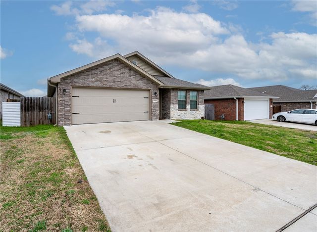 5910 NW Hancock Street, Bentonville, AR 72713