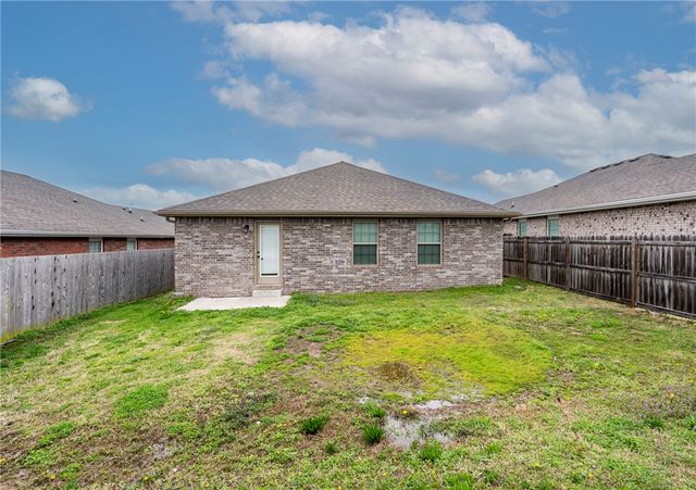 5910 NW Hancock Street, Bentonville, AR 72713