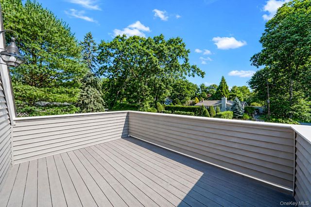 16 Foster Crossing, East Quogue, NY 11942