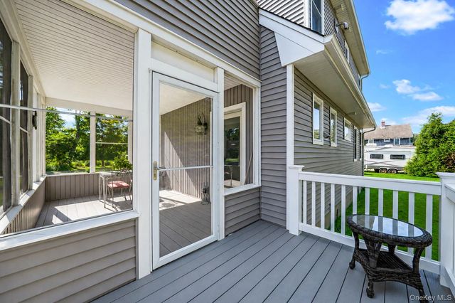16 Foster Crossing, East Quogue, NY 11942