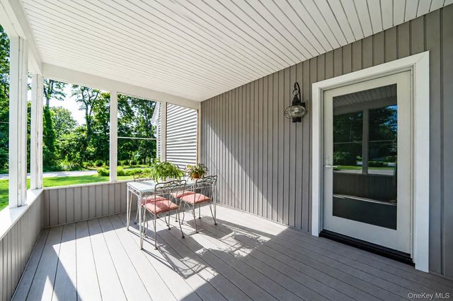 16 Foster Crossing, East Quogue, NY 11942