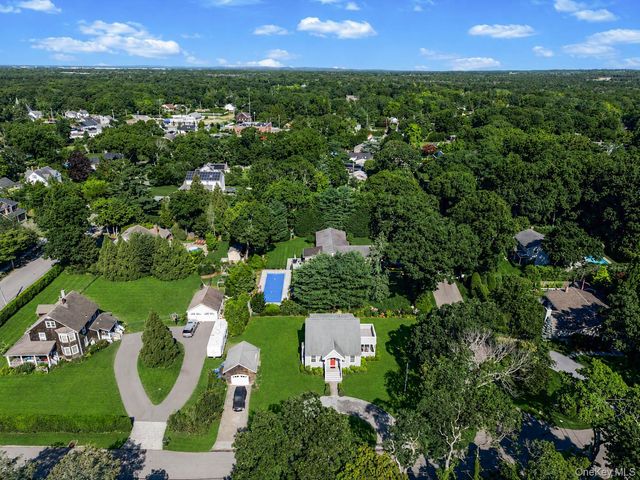16 Foster Crossing, East Quogue, NY 11942
