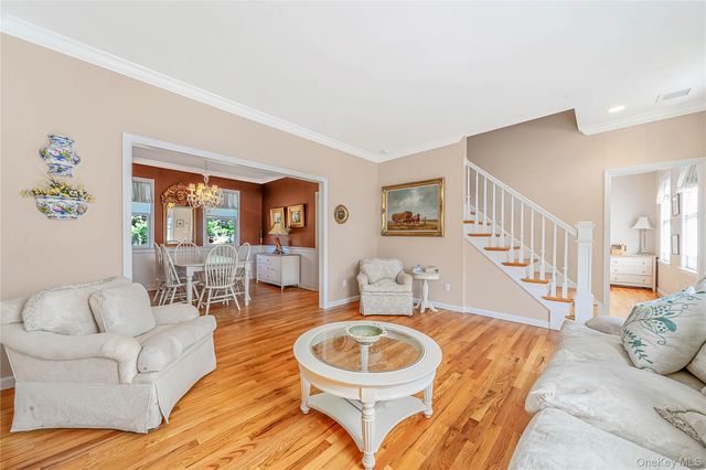 16 Foster Crossing, East Quogue, NY 11942