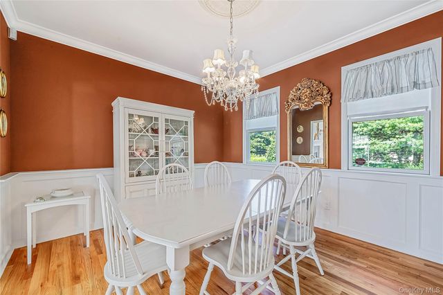 16 Foster Crossing, East Quogue, NY 11942
