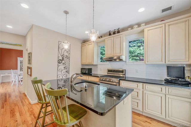 16 Foster Crossing, East Quogue, NY 11942