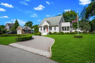 16 Foster Crossing, East Quogue, NY 11942