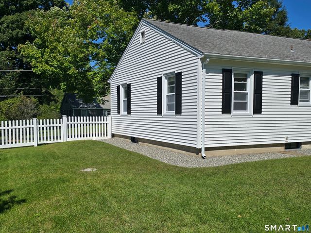1 Albers Road, Danbury, CT 06811