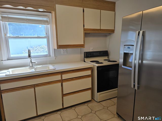 1 Albers Road, Danbury, CT 06811