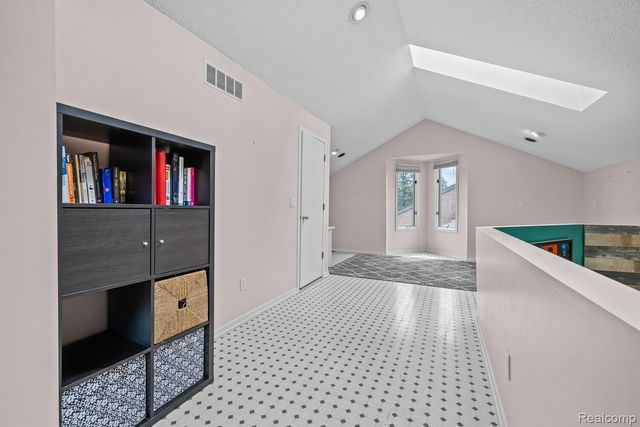10785 Oxbow Lakeshore Drive, White Lake Charter Township, MI 48386