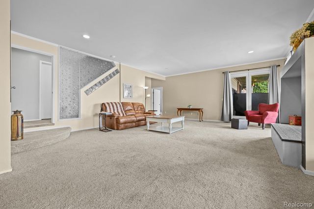 10785 Oxbow Lakeshore Drive, White Lake Charter Township, MI 48386