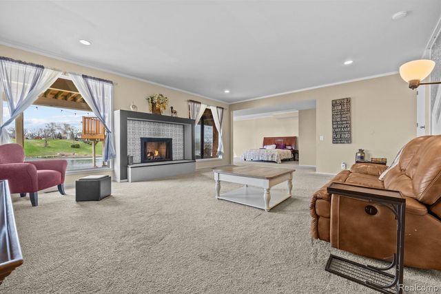 10785 Oxbow Lakeshore Drive, White Lake Charter Township, MI 48386