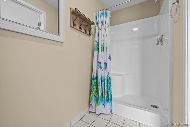 10785 Oxbow Lakeshore Drive, White Lake Charter Township, MI 48386
