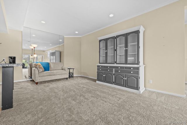 10785 Oxbow Lakeshore Drive, White Lake Charter Township, MI 48386